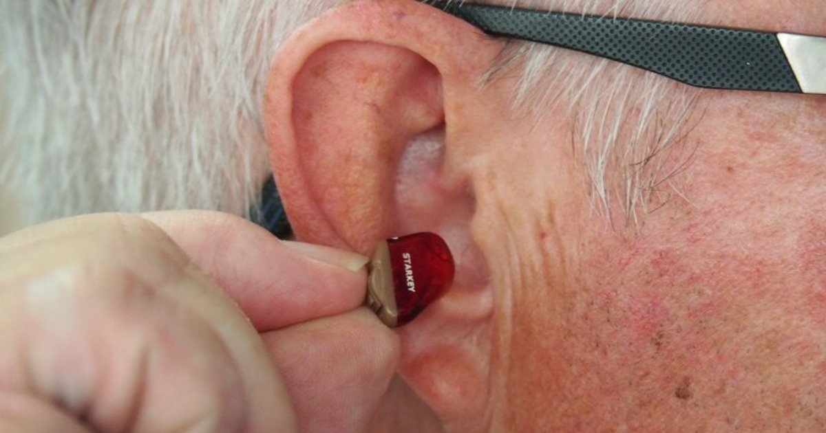 Can Hearing Aids Make Tinnitus Worse? We’ve Got the Answer for You!