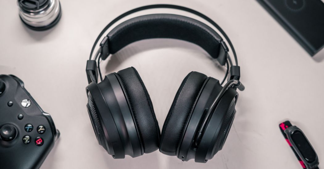 Connect to headphones